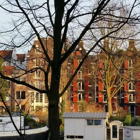 & Quiet Canal Apartment