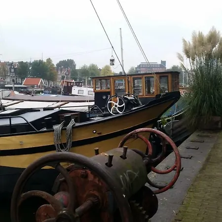 & Quiet Canal Lägenhet *
