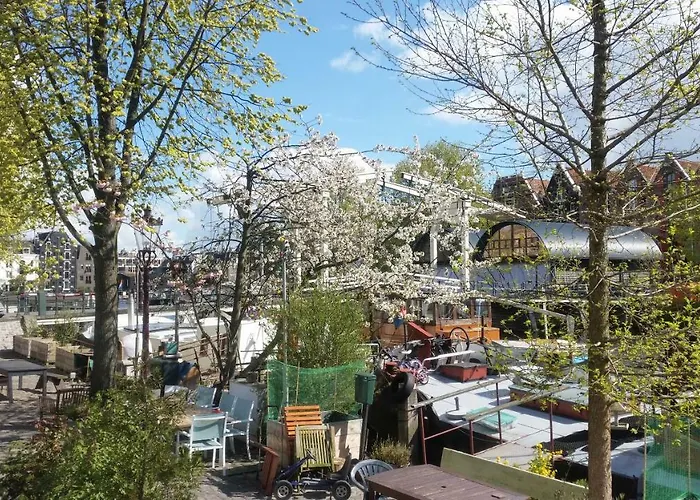 & Quiet Canal Appartement